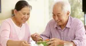 Cách dùng yến sào cho người già, người lớn tuổi và cao huyết áp
